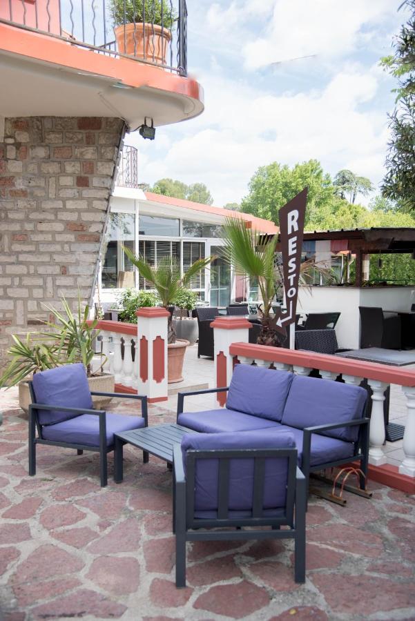Hôtel restaurant Mon Auberge Lunel (Herault) Exterior foto